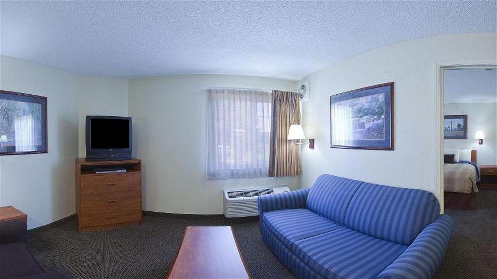 Candlewood Suites Newport News-Yorktown By Ihg Exterior foto